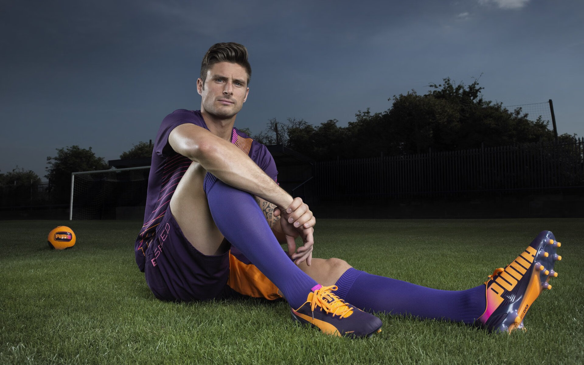 开云赛事集团-无解神锋与青春风暴，当本泽马征服阿贾克斯，教练的拥抱成为最暖注脚，本泽马征服阿贾克斯，教练拥抱成最暖注脚